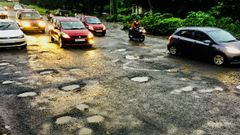 சாலைகுழிகளை தவிர்த்து செல்ல செயலி! பாதுகாப்பான பயணம்..