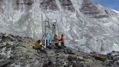 சைலண்டா வேலைய பார்த்த சீனா: எவரெஸ்ட் உச்சியில் 5G டவர்- இன்னோனு இருக்கு!