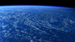 வைரல்: பூமியின் அழகான புகைப்படத்தை வெளியிட்ட நாசா விண்வெளி வீரர்!