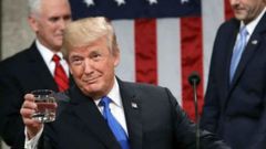 தடை அதை உடை புதுசரித்திரம் படை: சொந்தமாக புதிய வலைதளத்தை தொடங்கிய டிரம்ப்- அக்கவுண்ட் ஓபன் பண்ணலாமா?