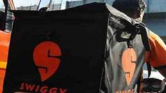 Swiggy சமஸ்தானமே ஆடிப்போச்சு! ஒரே ஒரு நபர் ரூ.16 லட்சத்துக்கு மளிகை பொருள், ரூ.70,000க்கு பர்கர் ஆர்டர்..