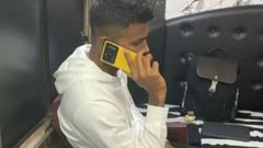 ஹர்திக் பாண்டியாவே இந்த போன்தான் யூஸ் பண்றாரா? இது இன்னும் இந்தியாவுக்கே வரலயேப்பா!