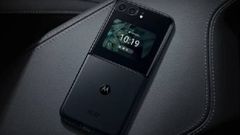 2 டிஸ்பிளேவுடன் வெளிவரும் Motorola Razr+ போன்.! OnePlus, Samsung, Google-லாம் ஓட போகுது!