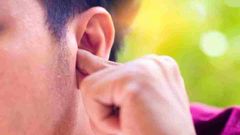 சொன்னா கேக்குறீங்களா? Earbuds ஆசையால் செவிடான மாணவன்!