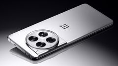 விஸ்வரூப மாடல்.. QHD டிஸ்பிளே.. SONY கேமரா.. 100W சார்ஜிங்.. 1டிபி மெமரி.. எந்த போன்?