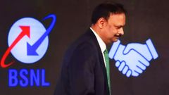 BSNL கொடுத்த பரிசு.. ரூ.300 விலை புள்ளி.. ஒரே ஒரு முறை ரீசார்ஜ்.. 150 நாள் வேலிடிட்டி.. ஆனால் ஒரு டிவிஸ்ட்..