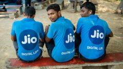 Jio ஹாட்ரிக் திட்டம்: ரூ.200 விலைக்குள் 3 பெஸ்ட் பிளான்.. தினமும் டேட்டா.. அன்லிமிடெட் வாய்ஸ்.. என்ன விலை?