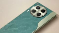 மிரளவிட வந்துட்டாப்ல.. பட்ஜெட்ல டெக்-ஆர்ட் லெதர் பேனல்.. 12GB ரேம்.. OIS கேமரா.. 70W சார்ஜிங்.. எந்த மாடல்?