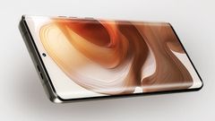 மிரட்டிவிட்டாப்ல மோட்டோ.. 3D டிஸ்பிளே.. 125W சார்ஜிங்.. 100X கேமரா.. 1TB மெமரி.. 4500mAh பேட்டரி.. எந்த மாடல்?