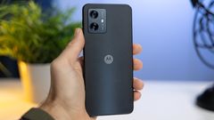 கொஞ்சம் கேப் விடுங்க Motorola.. 50எம்பி கேமரா.. 256ஜிபி மெமரி.. வருகிறது புதிய 5ஜி போன்.. எந்த மாடல்?