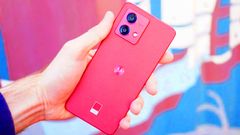 இன்னைக்கு ஆர்டர் அள்ளுமே.. 50MP கேமரா.. 5000mAh பேட்டரி.. ஆஃபரில் Motorola 5ஜி போன்.. எந்த மாடல்?