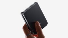 தீப்பெட்டி சைஸ்ல இருக்குற போன்ல 5100mAh பேட்டரி-ஆ.. Flip Phone மார்க்கெட்டை தெறிக்க விடப்போகும் ஷாவ்மீ!