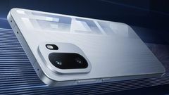 வெச்சி செஞ்ச OnePlus.. 9000mAh பேட்டரி.. 16GB ரேம்.. 165Hz டிஸ்பிளேவுடன் Turbo போன்.. இதை யாருமே விடமாடீங்க!