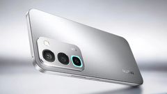 மிரட்டி விட்டாப்ல.. 8.8 மிமீ பாடியில் 8000mAh பேட்டரி.. 14GB ரேம்.. 50MP கேமரா.. புது Realme 5G ஸ்மார்ட்போன்!