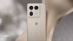 Motorola Edge 50 Ultra को पहली सेल आज, Motorola Edge 50 Ultra first sale in india today know offer, price, specifications  