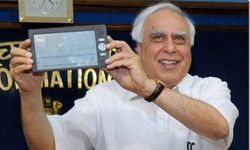 Aakash 3 to hit stores with SIM slot support and New Apps in February 2013