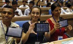 Aakash Tablet: Government to Offer Android Tablet at Rs 1500 for Students