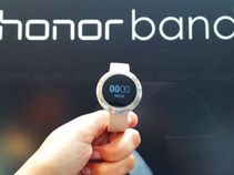 Huawei Honor Band Z1 first impressions: Minimalistic Design, Looks Elegant, Tough from Inside Huawei Honor Band Z1 first impressions: Minimalistic Design, Looks Elegant, Tough from Inside