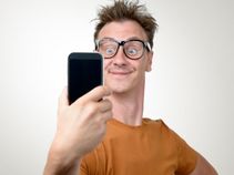 5 Important Tips To Protect Your Eyes While Using Smartphones