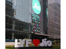 Are You Eligible to Get A Reliance Jio SIM Card? Check Here