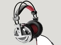 Which one is in your list this Valentine - Power charger or Gaming Headphones? Which one is in your list this Valentine - Power charger or Gaming Headphones?