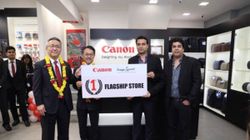  Canon opens its first store in India