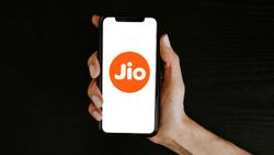 Jio Launches New International Roaming Plans Ahead of FIFA World Cup 2022; Validity and Benefits