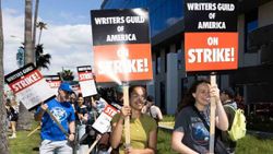 AI's Potential to Replace Writers Fuels Hollywood Strike