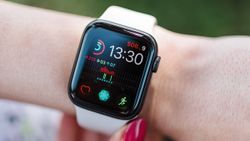 Apple Watch Detects Elevated Heart Rate, Rescues 29-Year-Old Woman From Deadly Blood Clot Apple Watch Detects Elevated Heart Rate, Rescues 29-Year-Old Woman From Deadly Blood Clot