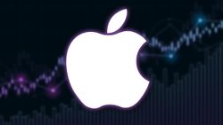 Apple's Stock Hits New All-Time High: Approaching $3 Trillion Market Cap Apple's Stock Hits New All-Time High: Approaching $3 Trillion Market Cap