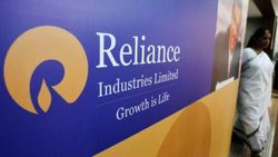 Reliance Reportedly in Talks with Foreign Giants for Indian Semiconductor Manufacturing