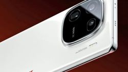 iQOO 12 Surfaces in New Leaks: BMW Partnership, New Design, Triple Cameras iQOO 12 Surfaces in New Leaks: BMW Partnership, New Design, Triple Cameras