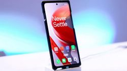OnePlus 12 5G to feature Snapdragon 8 Gen 3 SoC and a cutting-edge 2K OLED Display by BOE OnePlus 12 5G to feature Snapdragon 8 Gen 3 SoC and a cutting-edge 2K OLED Display by BOE