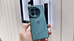 OnePlus 12 5G’s Breakthrough Cooling System Showcased in Teardown Video OnePlus 12 5G’s Breakthrough Cooling System Showcased in Teardown Video