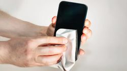 Advanced Techniques for Safely Cleaning Your Smartphone Without Damage