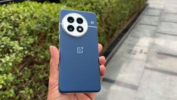 Switching From a Feature Phone to a Smartphone? Here Are 5 Things You Need to Know