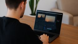 5 Best Laptops for Content Creators Under ₹1,00,000 in India (2025) 5 Best Laptops for Content Creators Under ₹1,00,000 in India (2025)