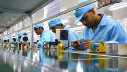 Pre-Tariff Power Play: Apple's Indian iPhone Exports Surge to Rs 20,000 Crore!