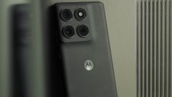 Motorola Edge (2025) Launched with MediaTek Dimensity 7400 Ultra SoC, Triple-Camera Setup, 120Hz OLED Display