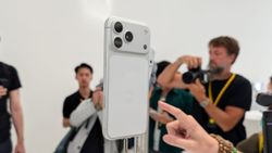 iPhone 17 Series Outshines iPhone 16 Line-up with Record-Breaking Pre-Orders for 17 Pro Max Model: Report