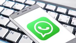 WhatsApp Can Translate Messages In 21 Languages on iOS: Here's How It Works