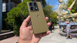 Motorola Signature Launched in India with 7 OS updates, a 165Hz display, and Snapdragon 8 Gen 5: Price & Sale