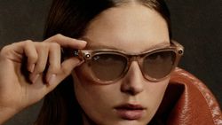 Meta Ray-Ban AI Glasses Update Blocks Cameras When Recording Light is Tampered With