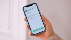 Too Many Whatsapp Groups? These 4 New Features Will Help You Catch Up Faster