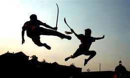 టెక్ హిరోల మధ్య వాడి..వేడి హోరు..? టెక్ హిరోల మధ్య వాడి..వేడి హోరు..?