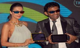 రసిక సుందరి సొగసుల నడుమ!