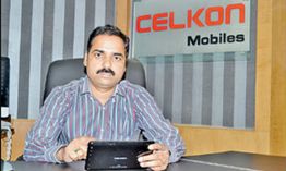 సెల్కాన్ నుంచి సరికొత్త టాబ్లెట్ కంప్యూటర్ (ఫోన్కాల్స్ కూడా చేసుకోవచ్చు)! సెల్కాన్ నుంచి సరికొత్త టాబ్లెట్ కంప్యూటర్ (ఫోన్కాల్స్ కూడా చేసుకోవచ్చు)!