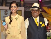 దీపావళికి 'స్పైస్' పండుగ కానుక: సోనమ్ కపూర్ దీపావళికి 'స్పైస్' పండుగ కానుక: సోనమ్ కపూర్