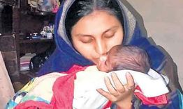 ఫేస్బుక్ ద్వారా పసికందు విక్రయం..తండ్రే నిందితుడు! ఫేస్బుక్ ద్వారా పసికందు విక్రయం..తండ్రే నిందితుడు!