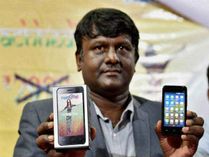ఆధార్ చూపిస్తే రూ.99కే ఆండ్రాయిడ్ స్మార్ట్ఫోన్ ఆధార్ చూపిస్తే రూ.99కే ఆండ్రాయిడ్ స్మార్ట్ఫోన్